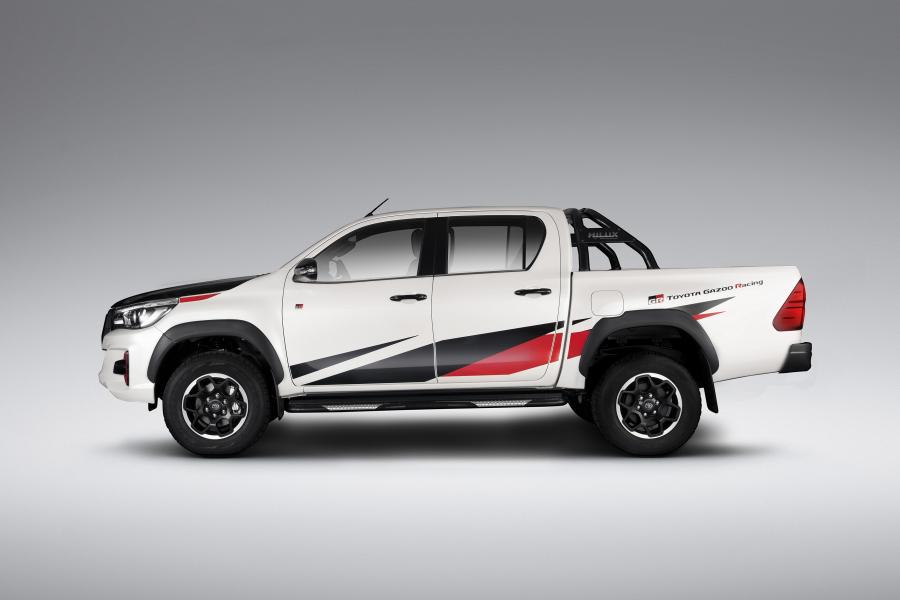  Toyota Hilux GR Sport Double Cab 2018 года  (LA) (фото 12 из 19)
